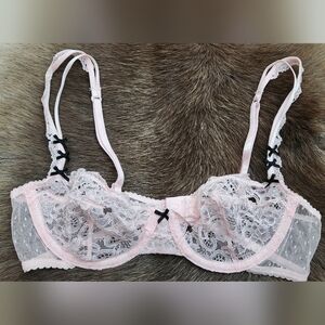 Victoria's Secret Lace bra in light pink in si,excellent 34B